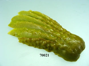 Gewürzgürkchen geschnitten