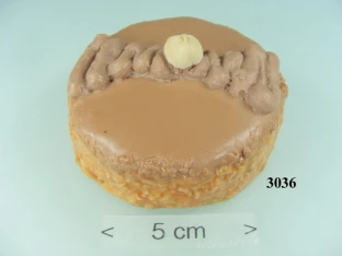 Nougat-Nuss-Dessert Nachbildung