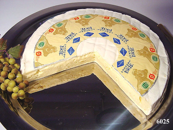 Produkt - Landsby Brie, angeschnitten