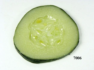Gurkenscheibe m. Schale