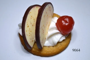 Kräcker mit Räucherkäse
