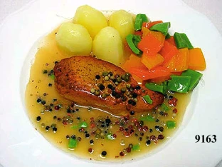 Pfeffersteak m. Beilagen (zusammenhängende Einheit)